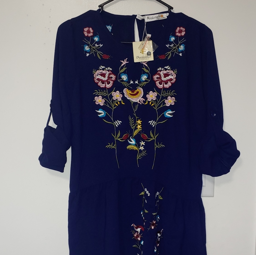 💰NWT beautiful dress by Angela fashion embroidery
